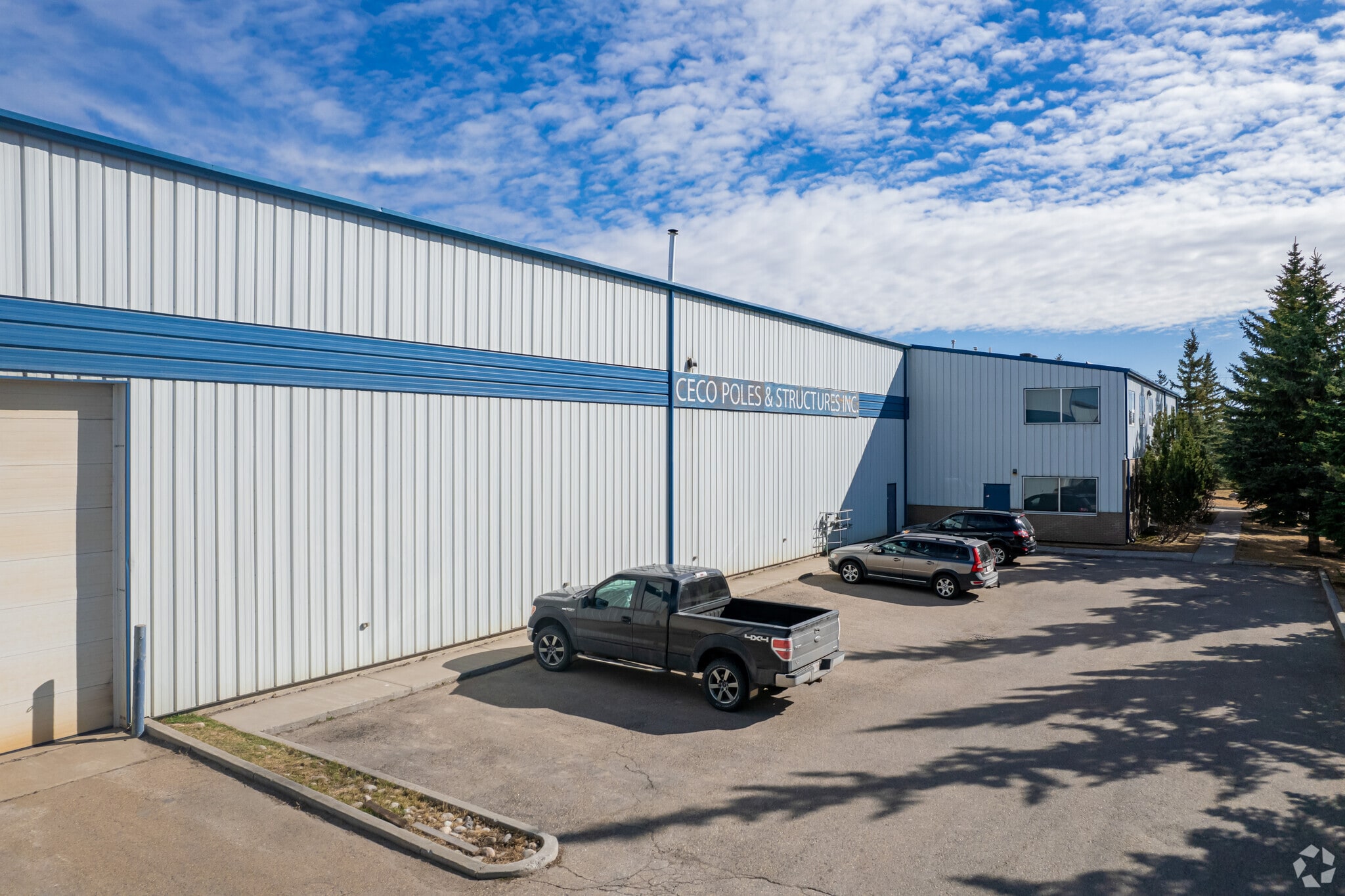 5110 56th Ave SE, Calgary, AB for sale Primary Photo- Image 1 of 6