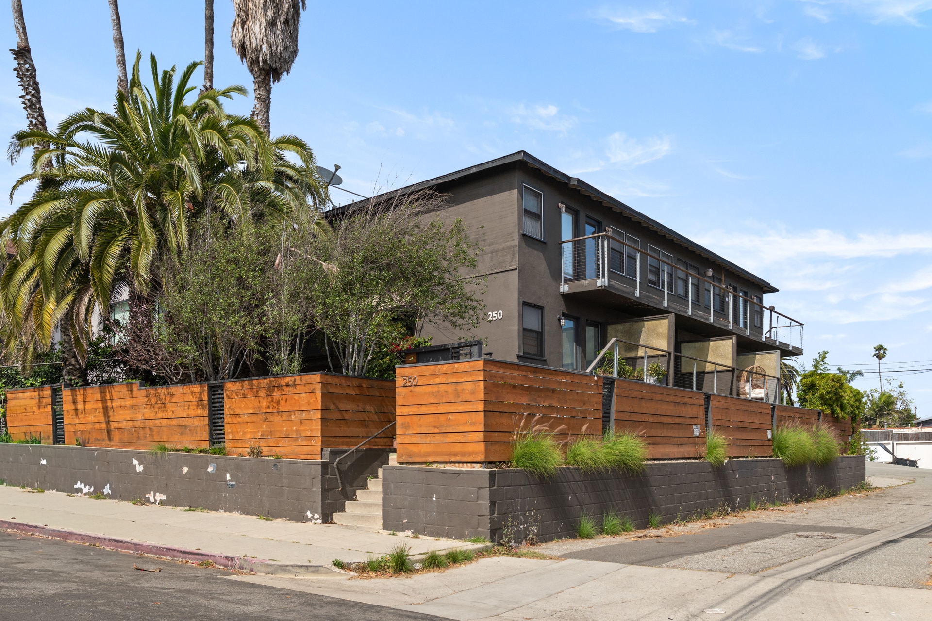 250 3rd Ave, Venice, CA for sale Primary Photo- Image 1 of 33
