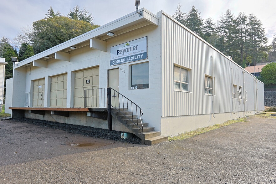 665 Hemlock Ave, Coos Bay, OR for sale - Building Photo - Image 3 of 34