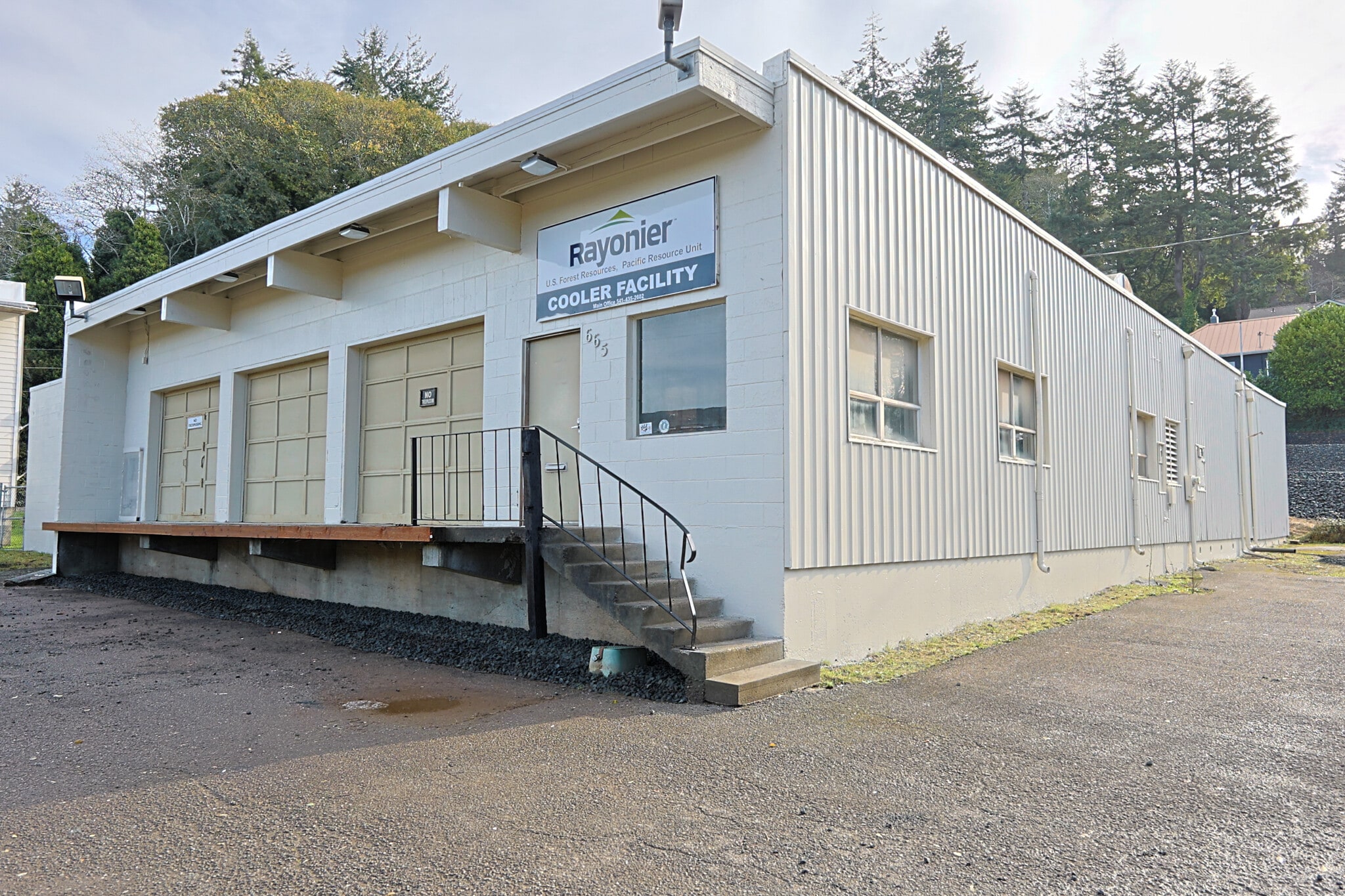 665 Hemlock Ave, Coos Bay, OR for lease Building Photo- Image 1 of 23
