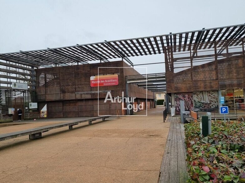 Office in Athis-Mons for lease - Building Photo - Image 1 of 8