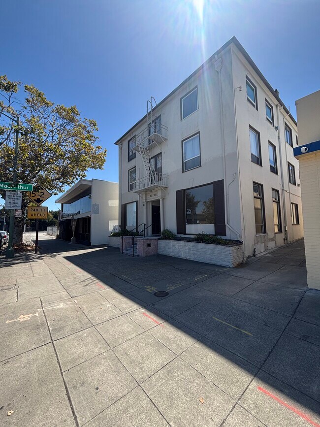 More details for 3008 Lakeshore Ave, Oakland, CA - Office for Lease