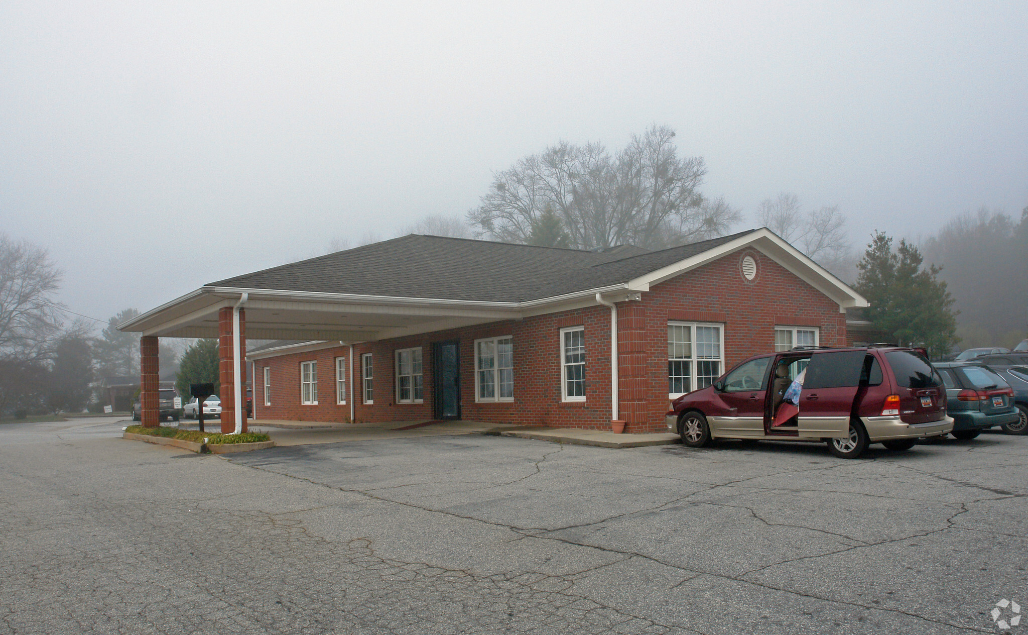 996 Medical Ridge Rd, Clinton, SC for sale Primary Photo- Image 1 of 1