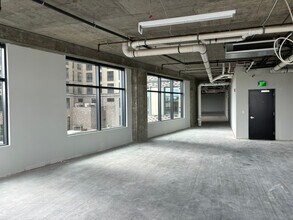 32 Oakland Ave, Jersey City, NJ for lease Interior Photo- Image 2 of 2