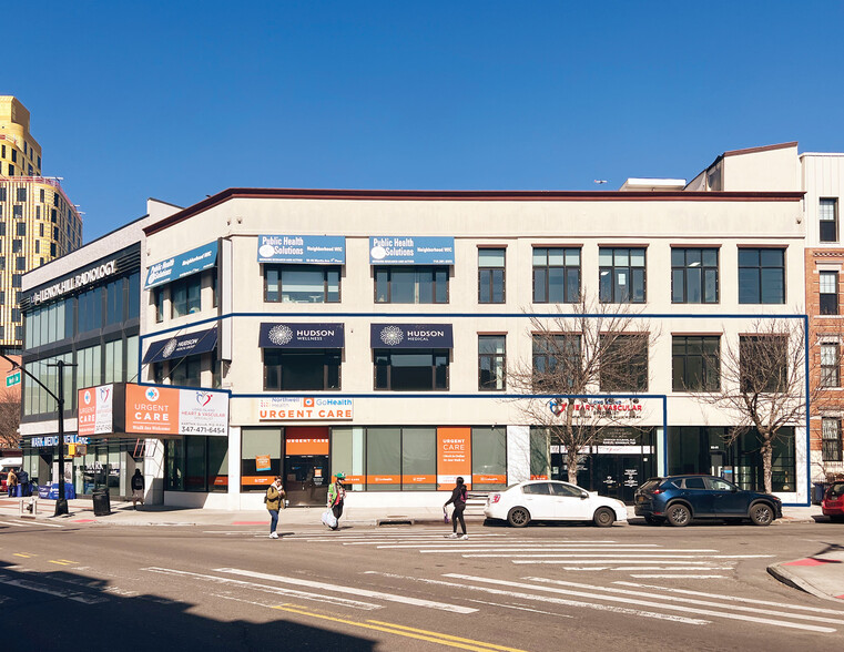 55-05 Myrtle Ave, Ridgewood, NY for lease - Primary Photo - Image 1 of 3