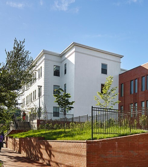 1409 V St SE, Washington, DC à vendre Photo du bâtiment- Image 1 de 10