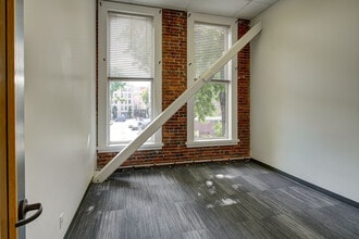 222-228 NW Davis, Portland, OR à louer Photo du bâtiment- Image 2 de 3