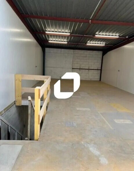 Flex in Roissy-en-Brie for lease - Interior Photo - Image 3 of 4