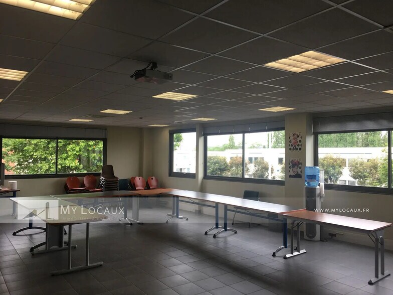 Industrial in Gennevilliers for lease - Interior Photo - Image 3 of 5