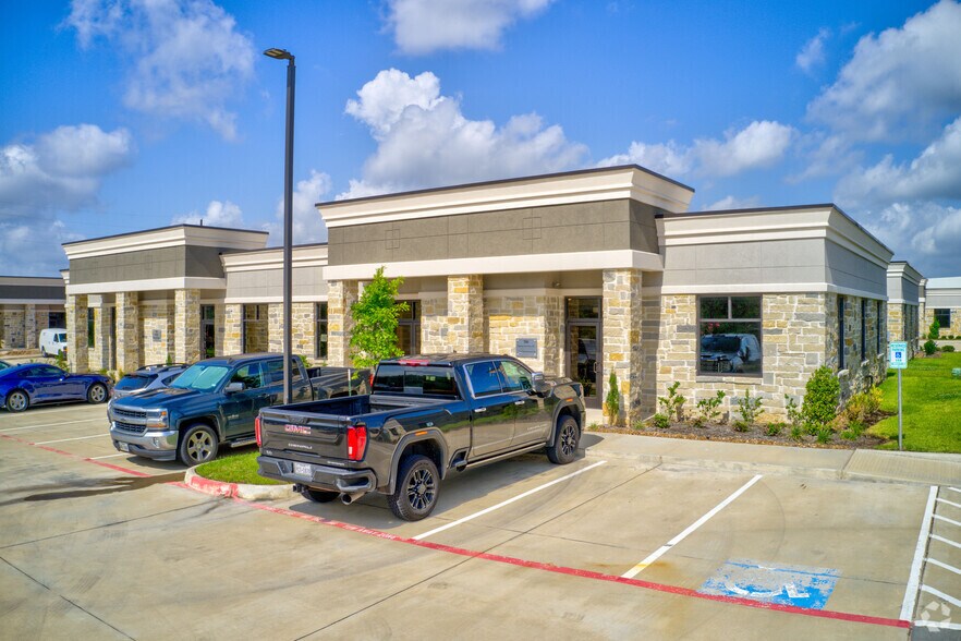 830 Julie Rivers Dr, Stafford, TX à vendre - Photo du bâtiment - Image 1 de 15