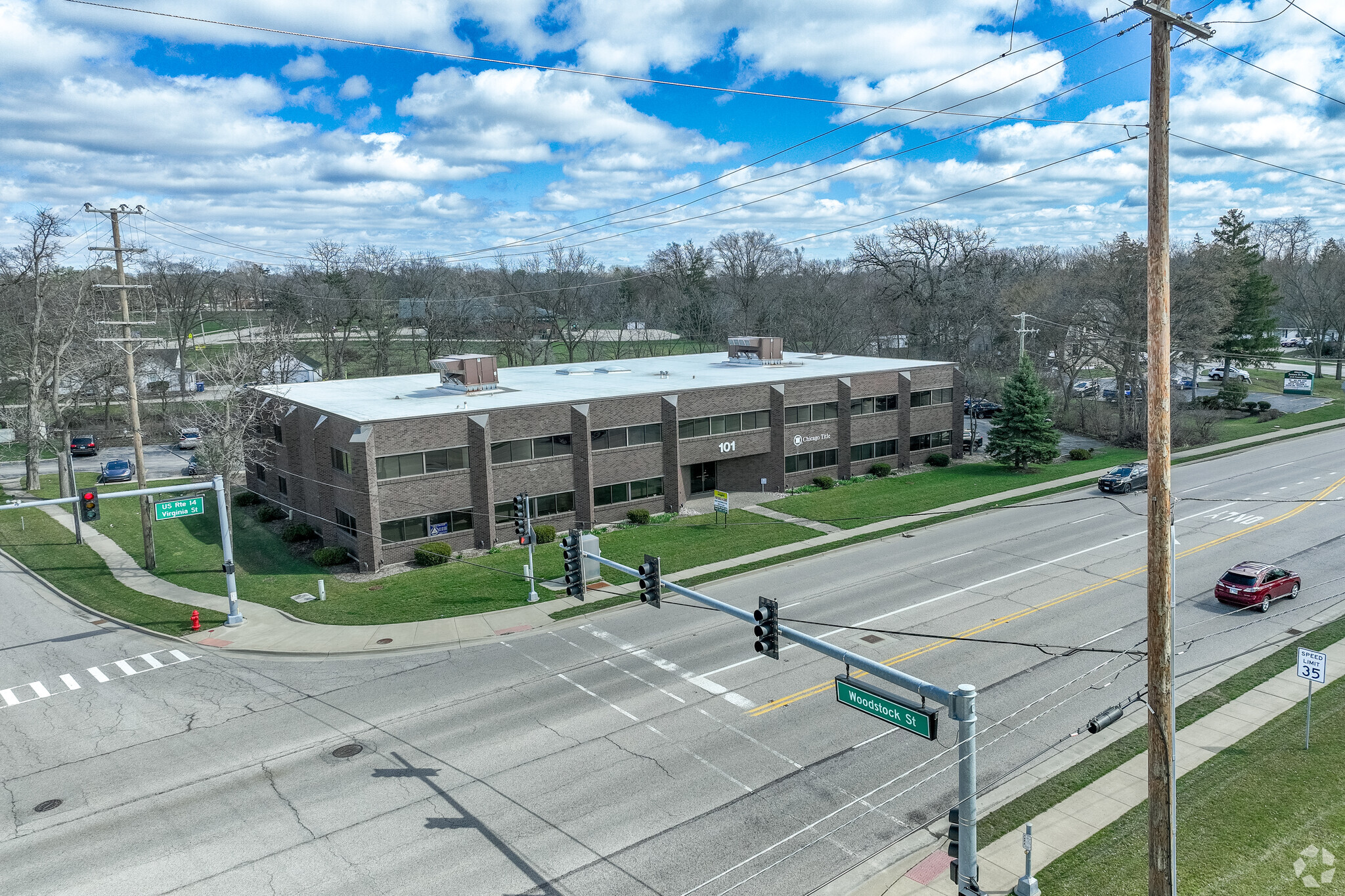 101 N Virginia St, Crystal Lake, IL à vendre Photo principale- Image 1 de 1