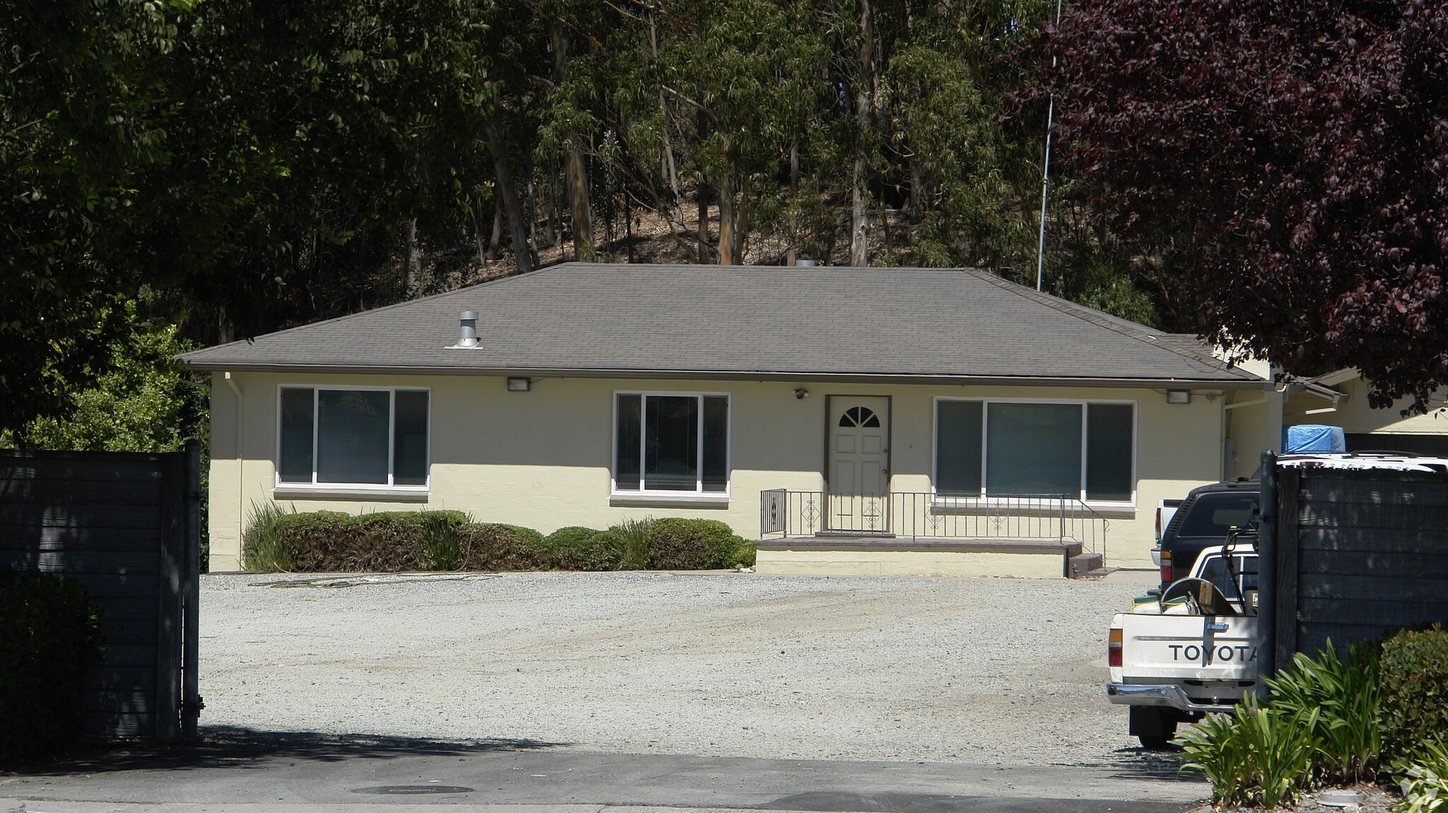 890 San Pablo Ave, Pinole, CA for lease Primary Photo- Image 1 of 3