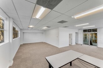 2310 NW Everett St, Portland, OR for lease Interior Photo- Image 2 of 7