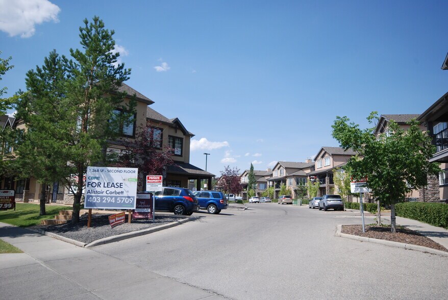 10 Discovery Ridge Hl SW, Calgary, AB à vendre - Photo du bâtiment - Image 1 de 1