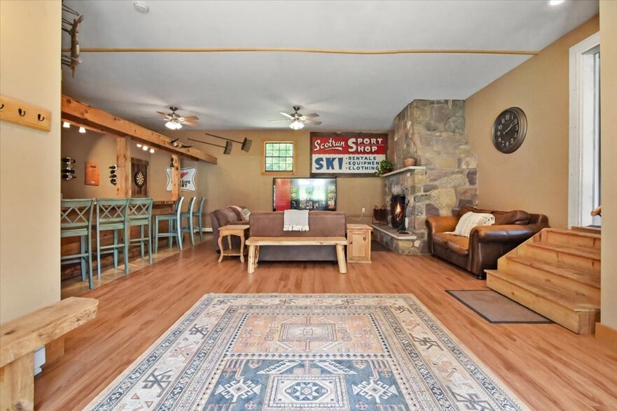 145 Camelback Rd, Tannersville, PA à vendre - Photo du bâtiment - Image 3 de 22