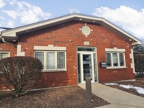 11223 Distinctive Dr, Orland Park, IL à louer Photo du bâtiment- Image 2 de 15