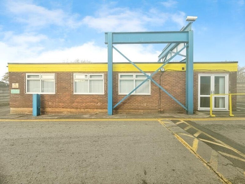 Kennedy Rd, Manchester à louer - Photo du bâtiment - Image 2 de 4