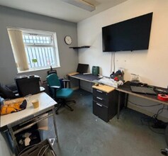 Gladstone St, Oldham for lease Interior Photo- Image 1 of 3