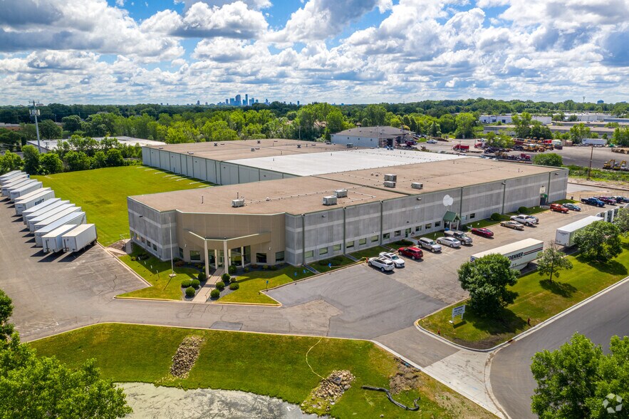 3440 N Winpark Dr, Minneapolis, MN à louer - Photo du bâtiment - Image 1 de 6