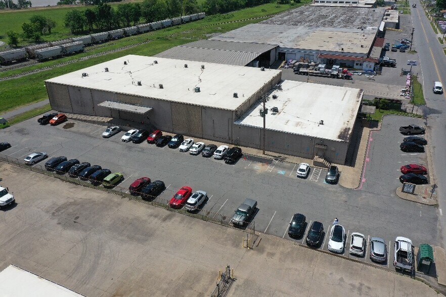 1900 E Washington Ave, North Little Rock, AR à vendre - Photo du bâtiment - Image 2 de 13