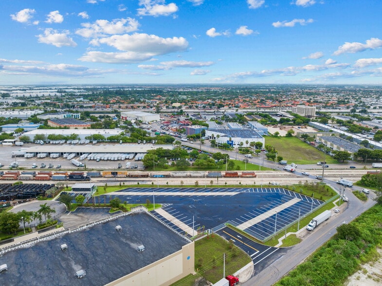 10701 NW 122nd St, Medley, FL for sale - Building Photo - Image 3 of 8