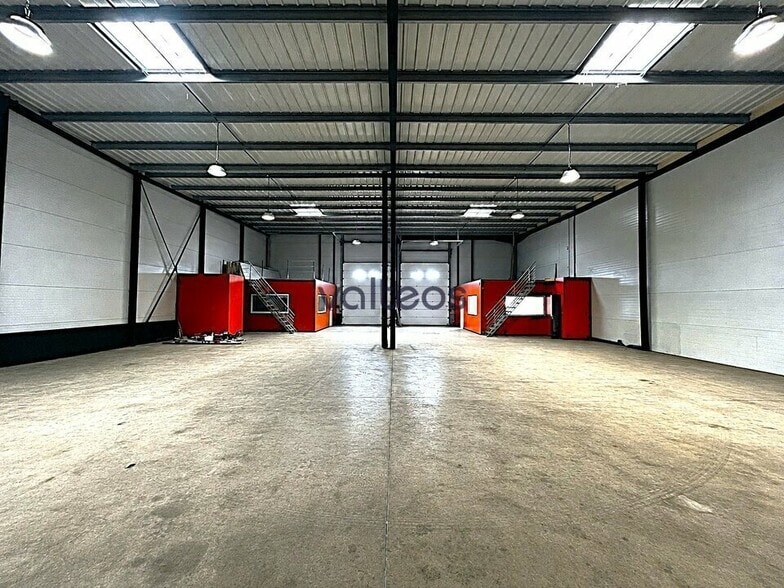 14 Rue Gaspard-Gustave Coriolis, Plaisance-du-Touch for lease - Interior Photo - Image 1 of 11