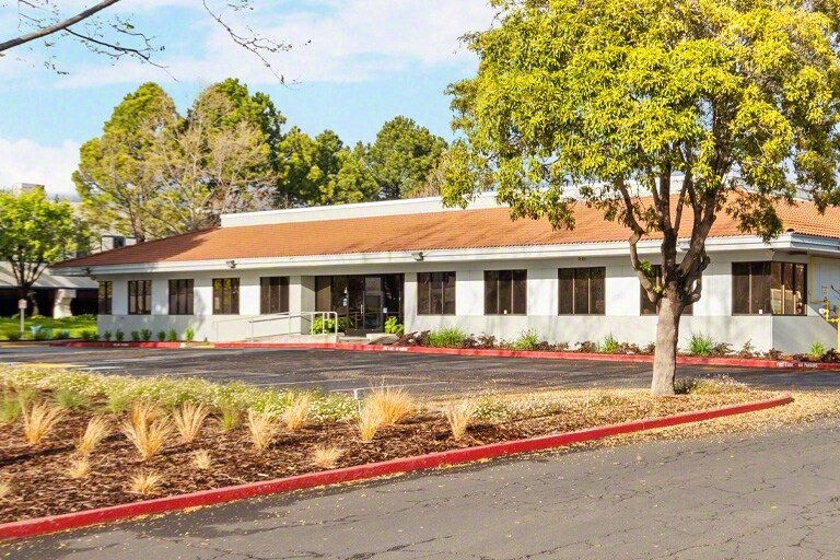 30780 Santana St, Hayward, CA à louer - Photo du bâtiment - Image 2 de 13