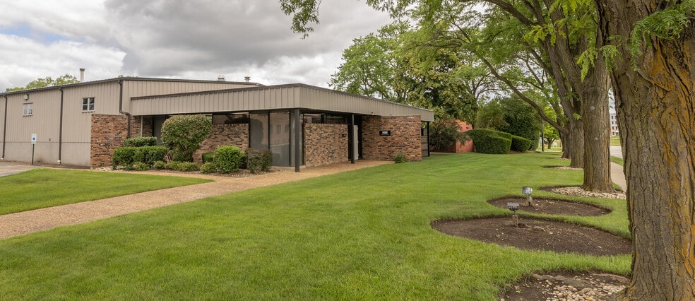 450 S Wheeling Rd, Wheeling, IL for sale - Building Photo - Image 1 of 6