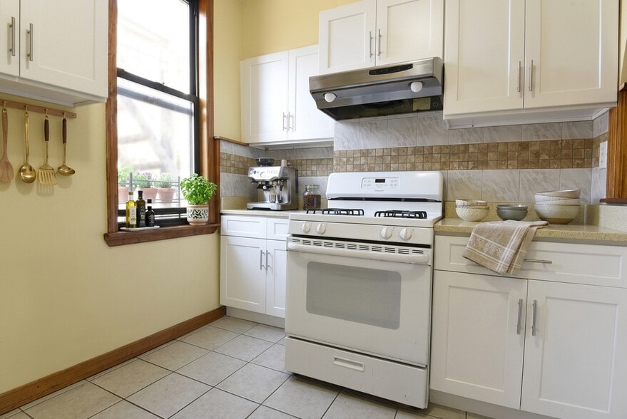98-100 Bushwick Ave, Brooklyn, NY for sale - Building Photo - Image 3 of 21