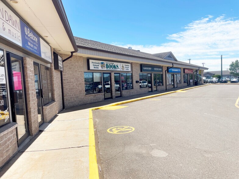 630 Pinewood Rd, Riverview, NB à louer - Photo du bâtiment - Image 2 de 6