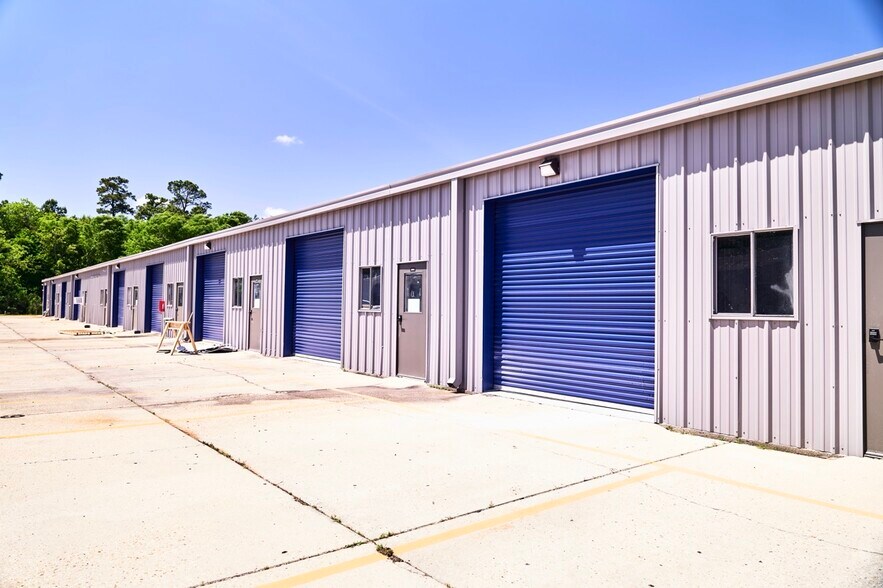 9465 Creosote Rd, Gulfport, MS à louer - Photo du bâtiment - Image 3 de 8