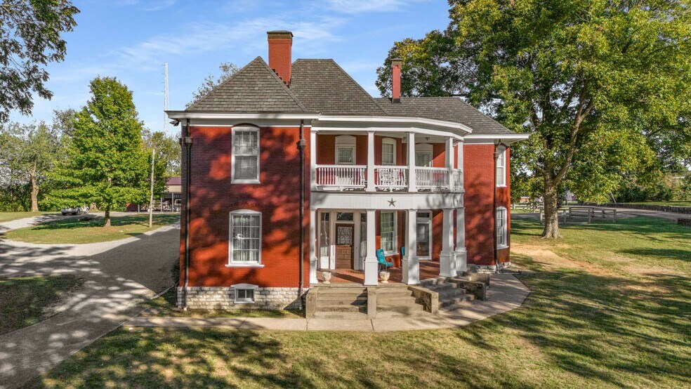 319 E Hill Ave, Lewisburg, TN à vendre - Photo du bâtiment - Image 3 de 38