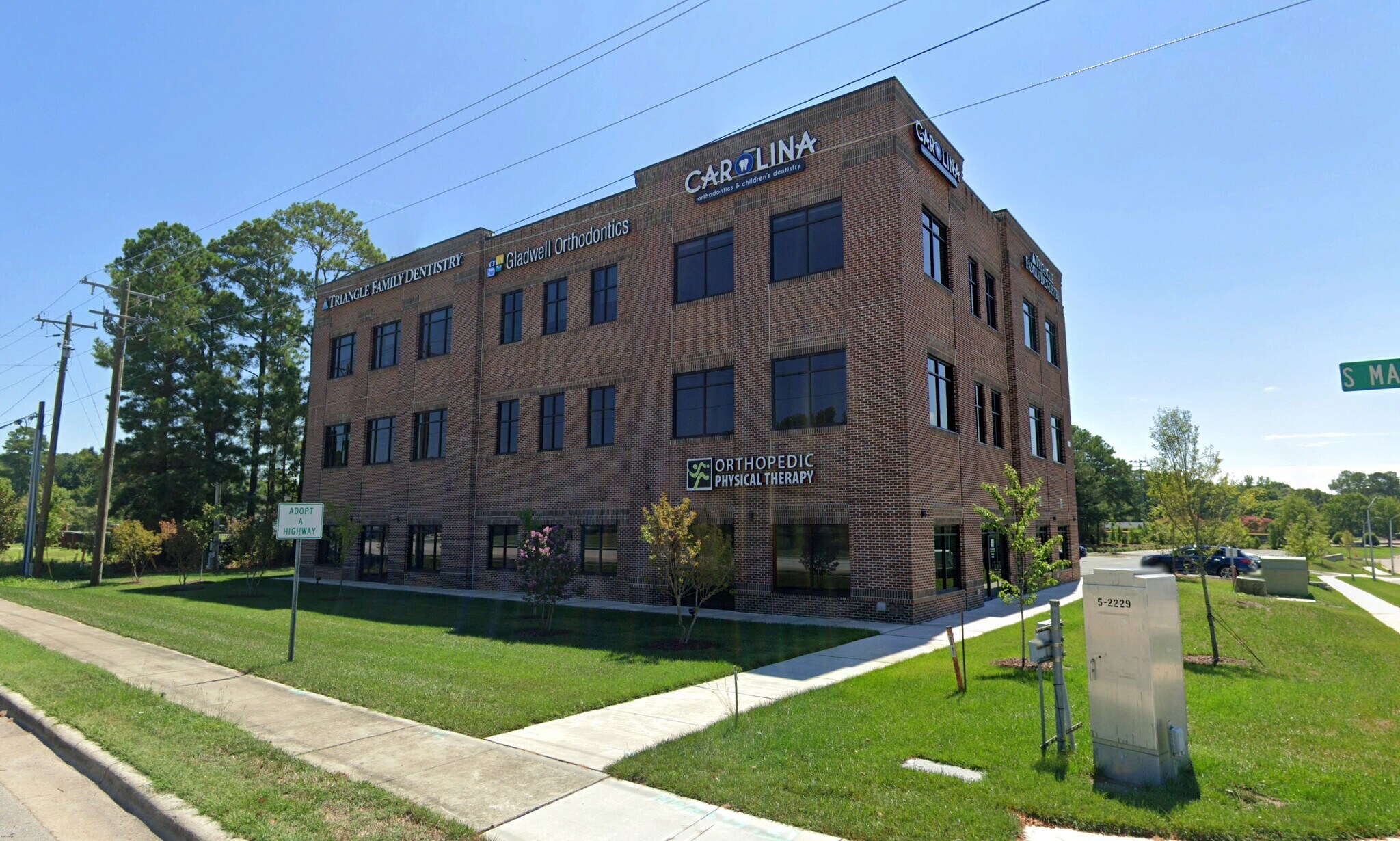 101 Redford Place Dr, Rolesville, NC à louer Photo du bâtiment- Image 1 de 5