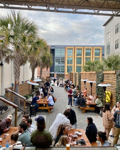 289 Huger St, Charleston, SC à louer - Photo du bâtiment - Image 3 de 4