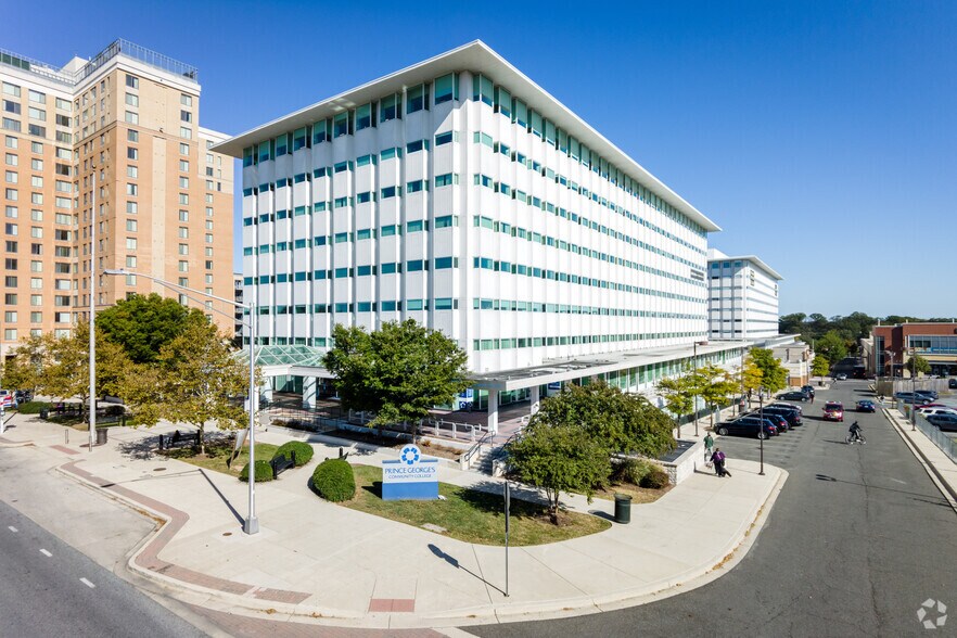 6505 Belcrest Rd, Hyattsville, MD à louer - Photo du bâtiment - Image 2 de 5