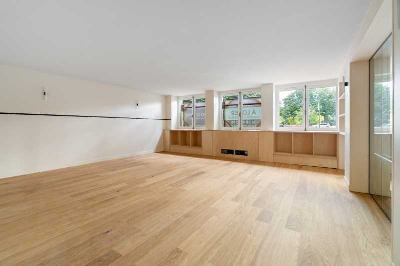 40 Cours Albert Ier, Paris for sale - Interior Photo - Image 2 of 40