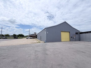 2915 S Zarzamora St, San Antonio, TX à louer Photo intérieure- Image 2 de 12