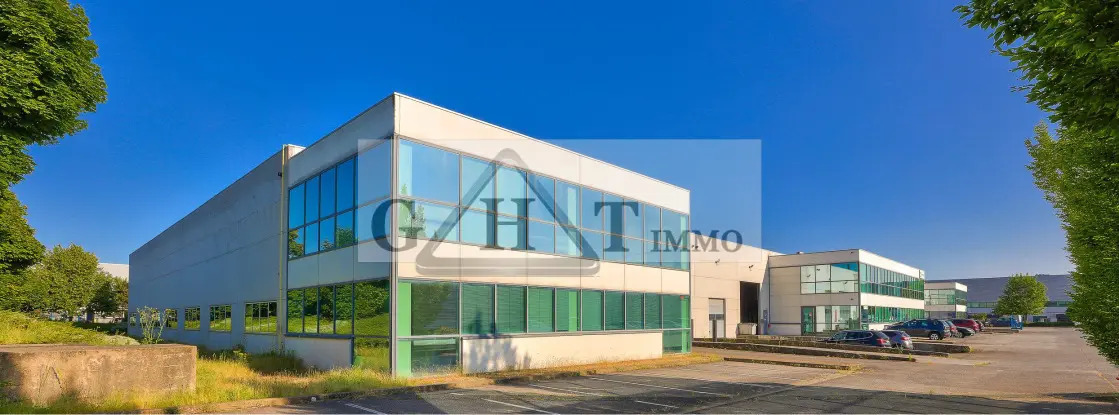 Industrial in Chilly-Mazarin for lease Building Photo- Image 1 of 8