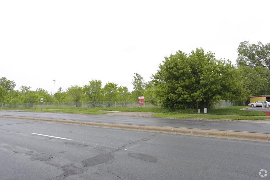 6340 Zane Ave N, Brooklyn Park, MN à vendre - Photo du bâtiment - Image 1 de 2