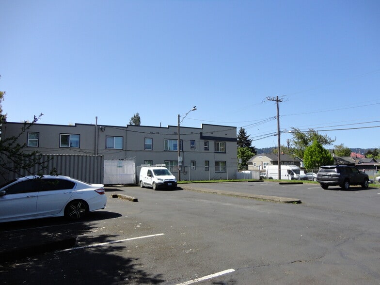 8016 N Ida Ave, Portland, OR for sale - Building Photo - Image 3 of 10
