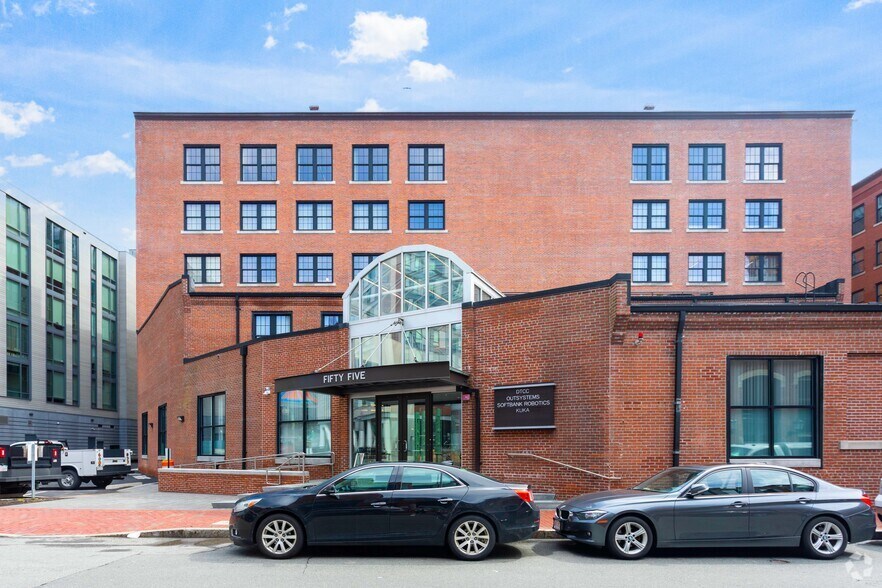 55 Thomson Pl, Boston, MA à louer - Photo du bâtiment - Image 3 de 3