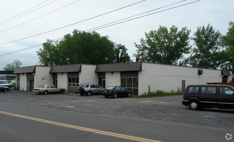 114-118 Boss Rd, Mattydale, NY for lease - Building Photo - Image 2 of 11