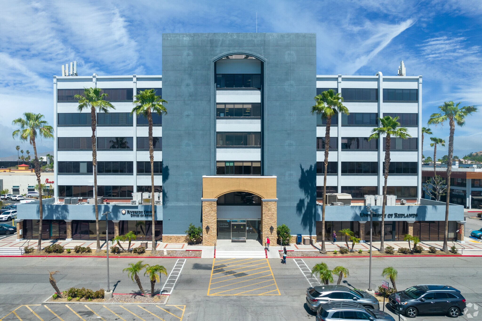 3590 Central Ave, Riverside, CA à louer Photo principale- Image 1 de 14