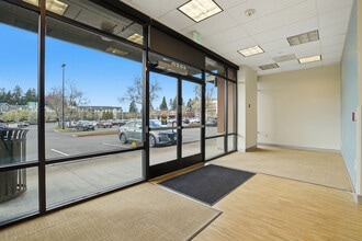 831 NW Council Dr, Gresham, OR à louer Photo intérieure- Image 2 de 10