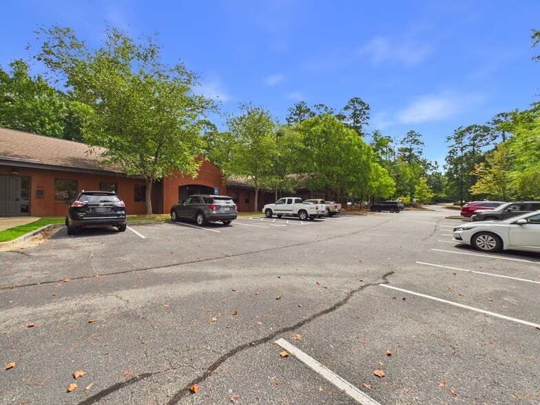 700 Brookstone Centre Pky, Columbus, GA for lease - Building Photo - Image 2 of 10