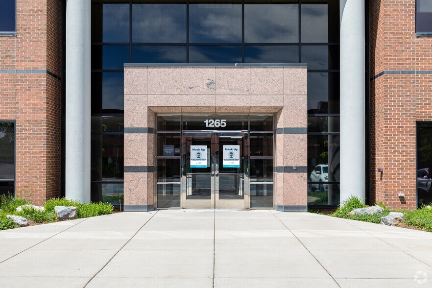 1265 E Fort Union Blvd, Cottonwood Heights, UT for lease - Building Photo - Image 2 of 6