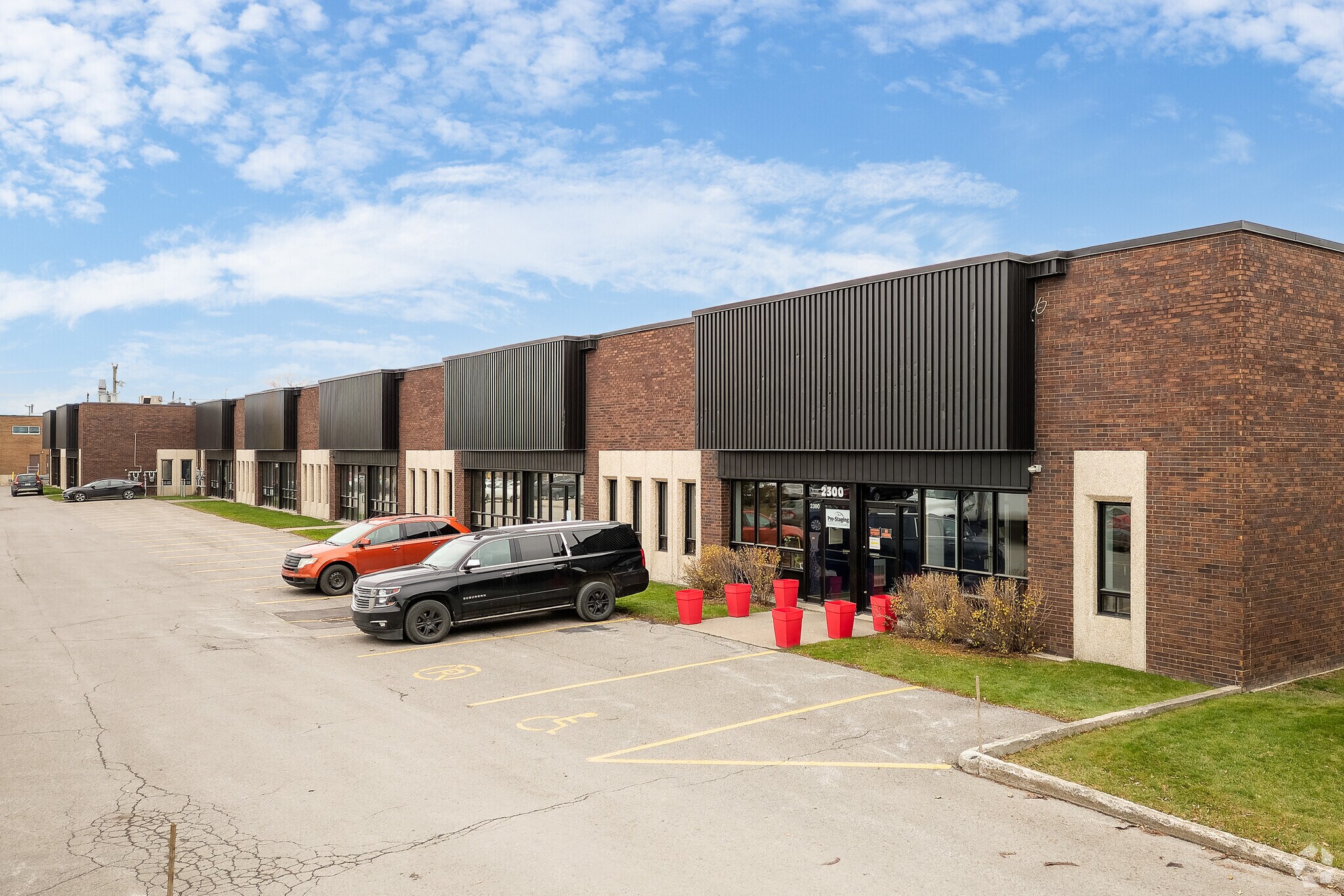 2290-2360 46e Av, Montréal, QC à vendre Photo du bâtiment- Image 1 de 1