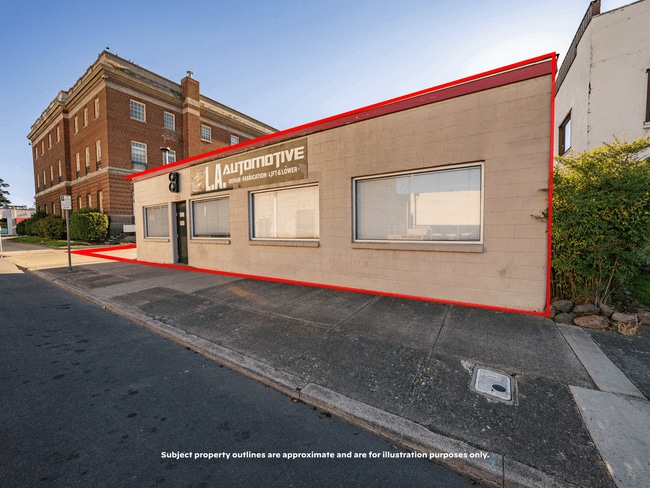 More details for 125 N Holly St, Medford, OR - Retail for Sale