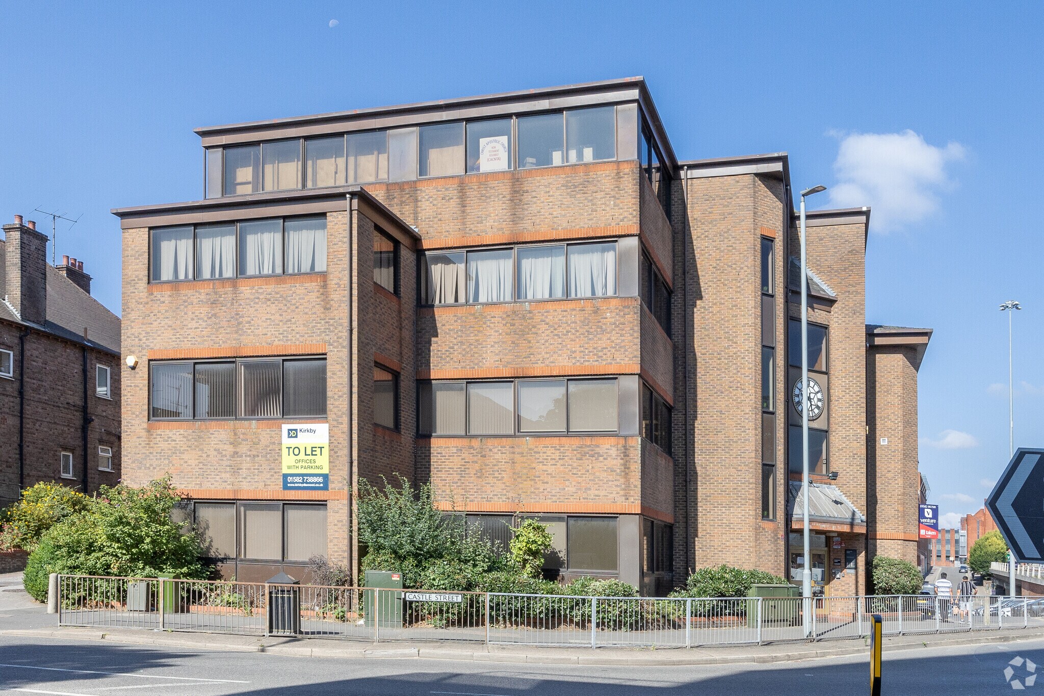 28-30 Victoria St, Luton for lease Primary Photo- Image 1 of 13