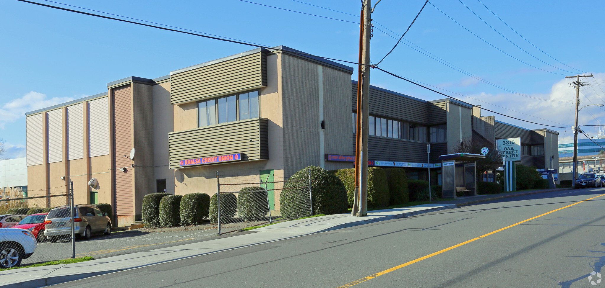 3314-3318 Oak St, Saanich, BC for lease Primary Photo- Image 1 of 8